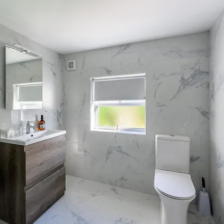 5 Bedroom Haven, On The Wild Atlantic Way 度假居 *